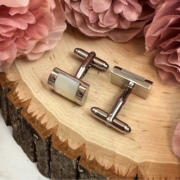 Elegant Silver and Mother of Pearl 3 Pcs Set Cufflinks & Tie Clip - Picture 9 of 17